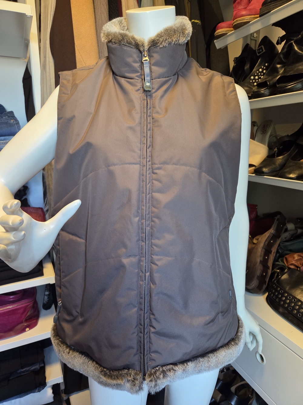 Women's Quilted Faux-Fur Trim Vest - Gray